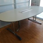 楕円型ミーティングテーブルとエグゼクティブチェア入荷のお知らせ(*^-^*)