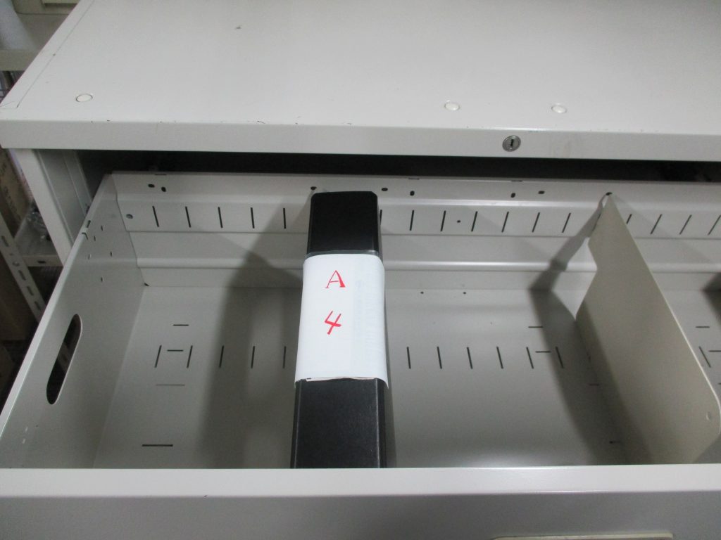 中古3段ラテラル書庫の使用例