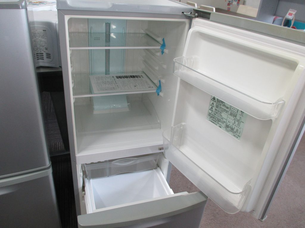 中古２ドア冷蔵庫120Ｌの中身