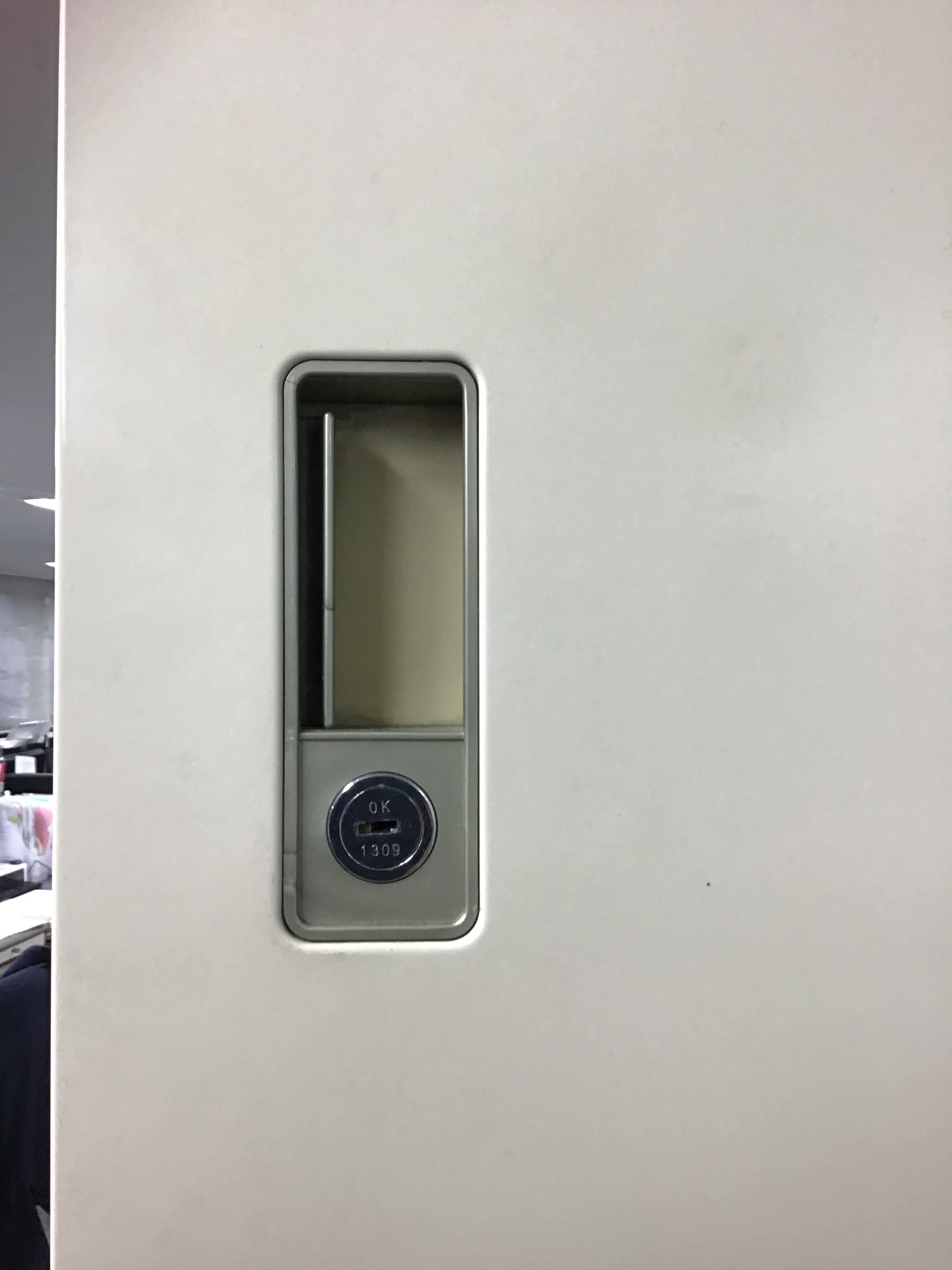 書庫の「開かない！」「閉まらない！」是非ご相談ください！ | 中古