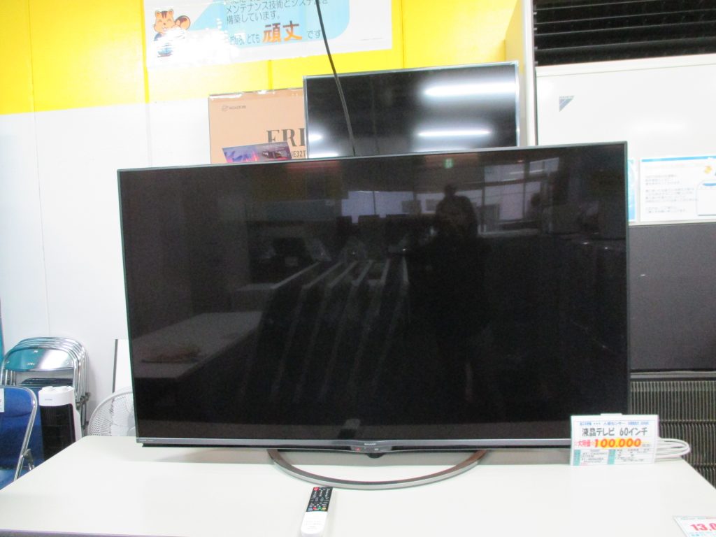 おススメ！！中古でかなりの美品！！液晶カラーテレビSHARP　AQUOS（４T-C60AM1）