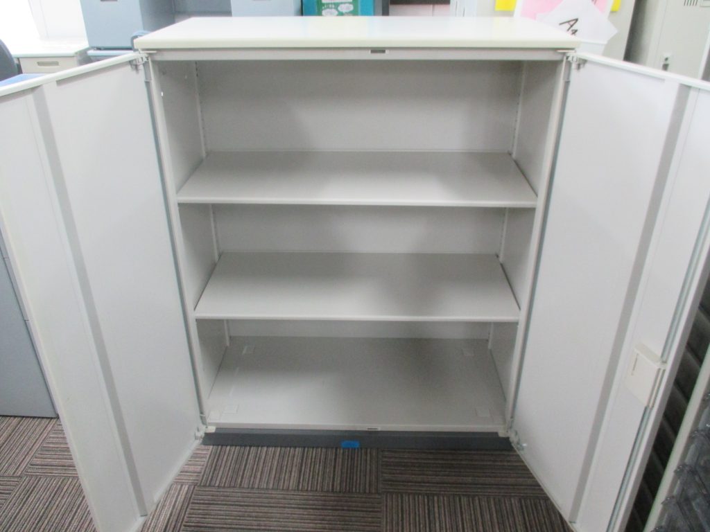 中古両開き書庫の中身